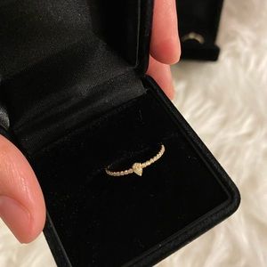 Pear dainty ring